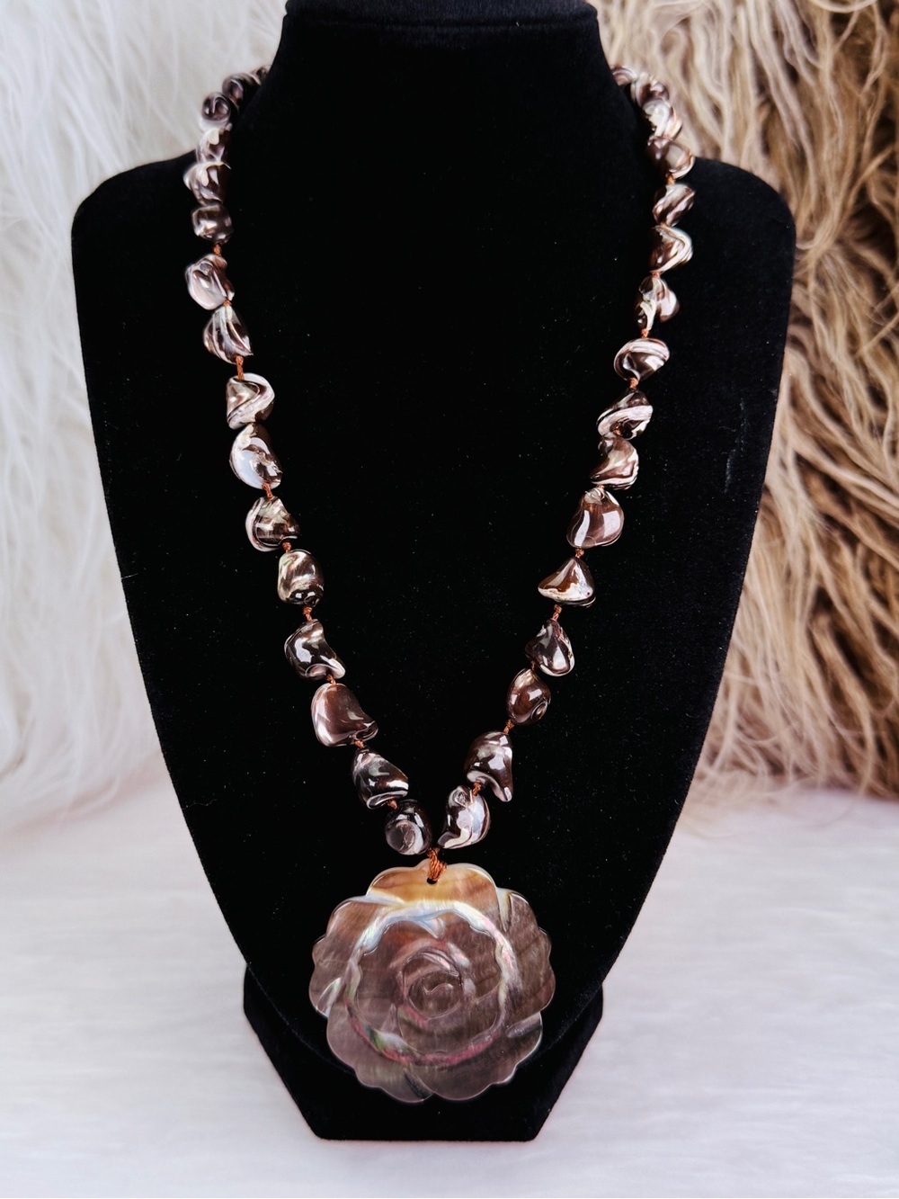 Vintage Mother of Pearl Rose Pendant Shell Bead Necklace 925 Sterling Clasp
